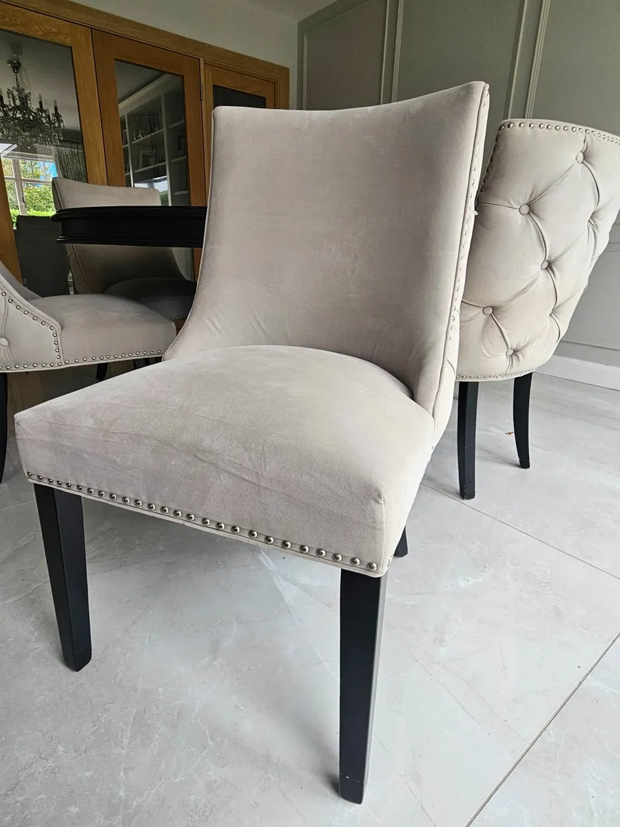 Dining Room Table and Chairs - Image 4