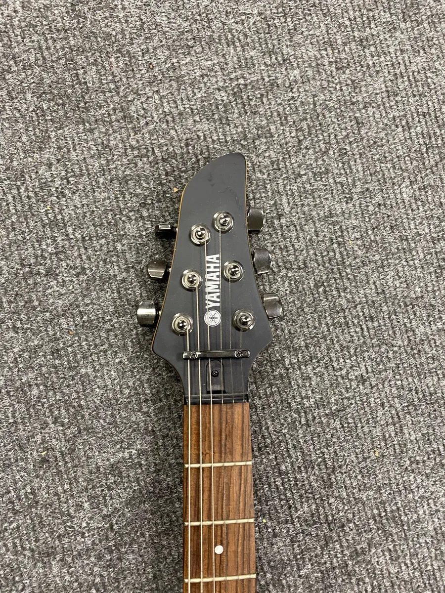 Yamaha RGX121Z Electric Guitar - Image 3