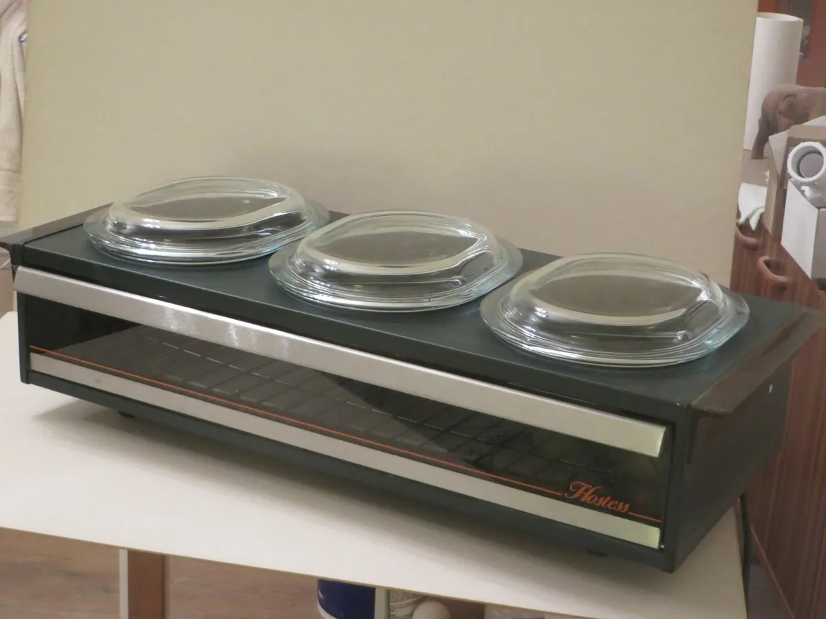 Heated serving tray