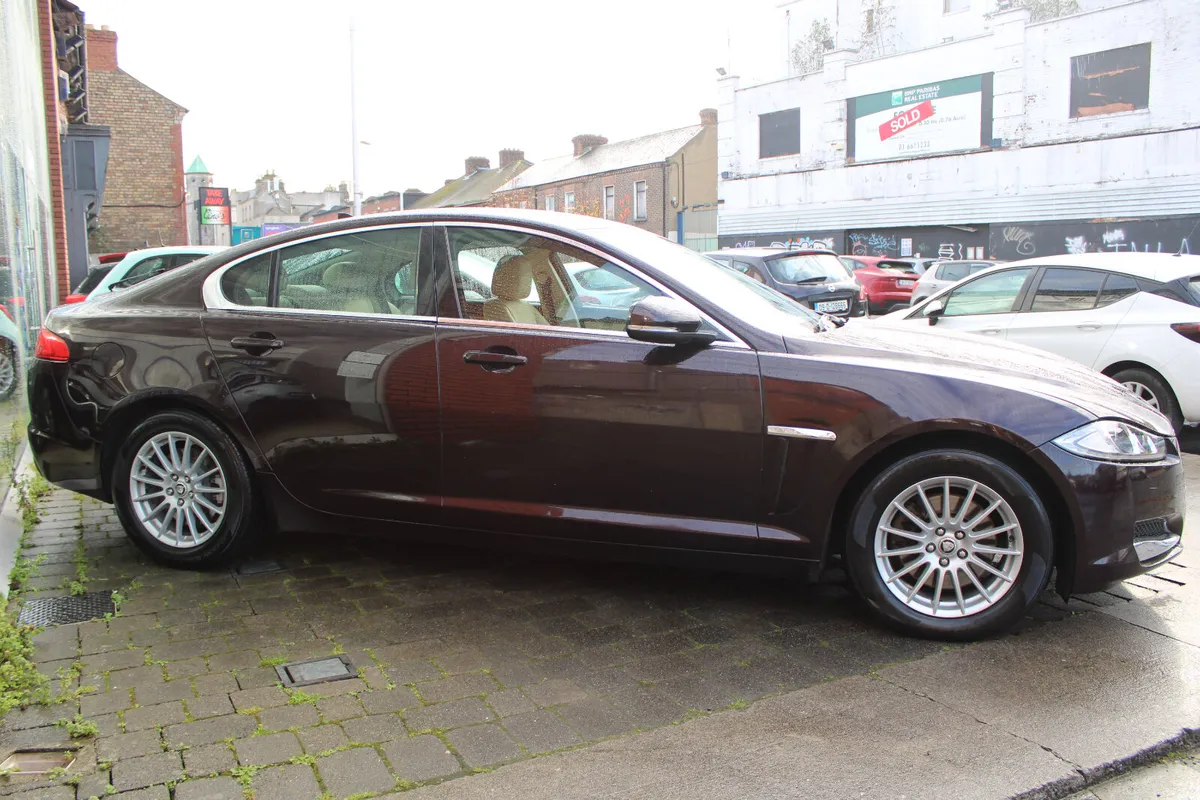 Jaguar XF 2.2 AUTO 2014 *1 OWNER* FULL HISTORY* - Image 3