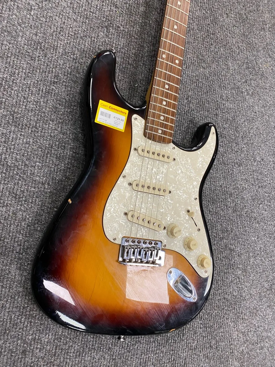 Squire Bullet Stratocaster - Image 2