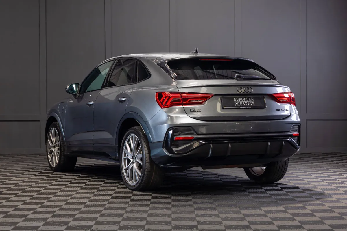 232 Audi Q3 45 TFSI-E S-Line - Image 4