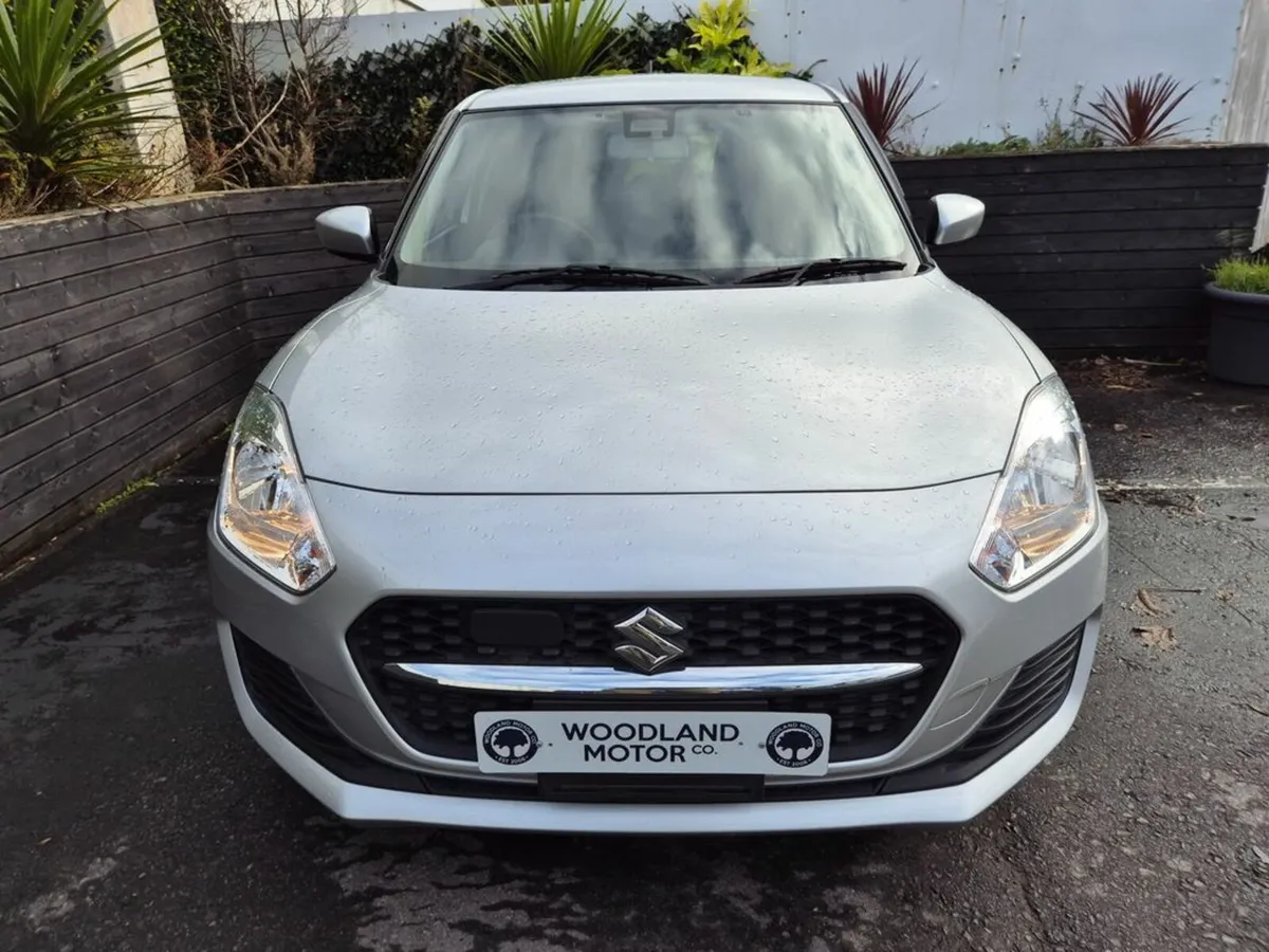 Suzuki Swift 1.25 PETROL AUTO / XG SPEC / HIGH SPE - Image 4