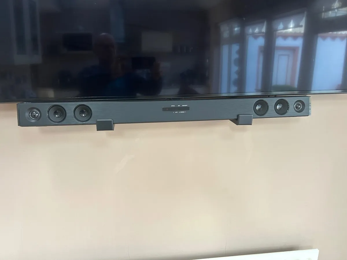 LG sound bar plus woofer - Image 1