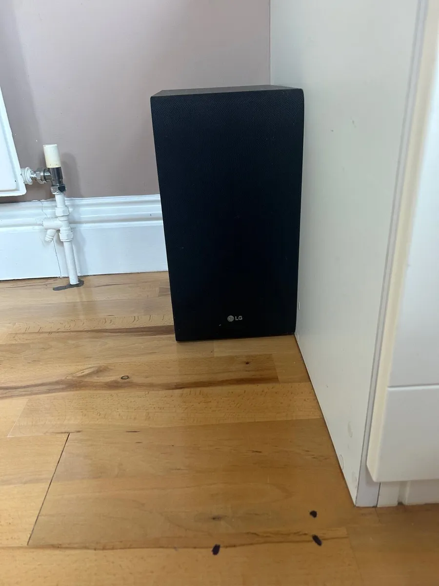 LG sound bar plus woofer - Image 2