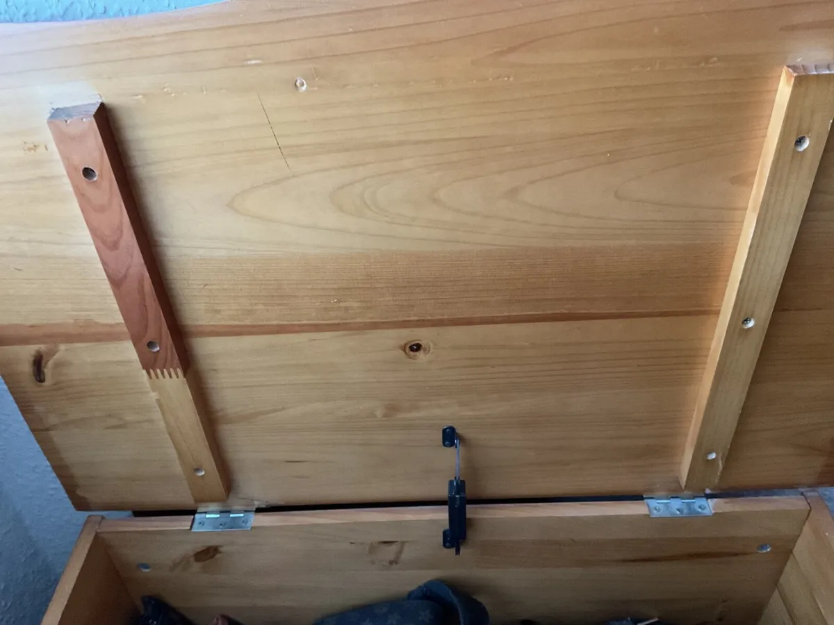 Large pine blanket box - Image 2