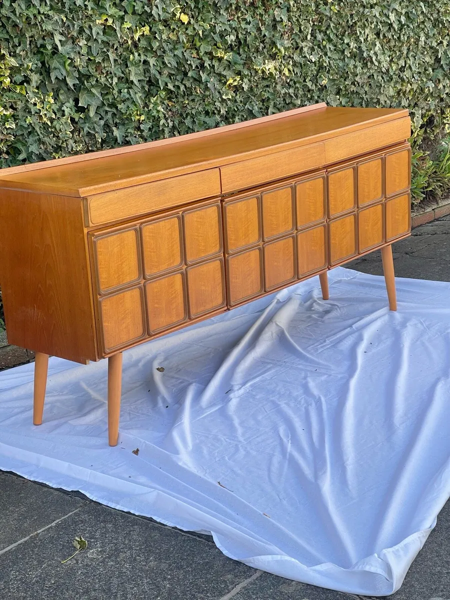 Mid century sideboard - Image 1