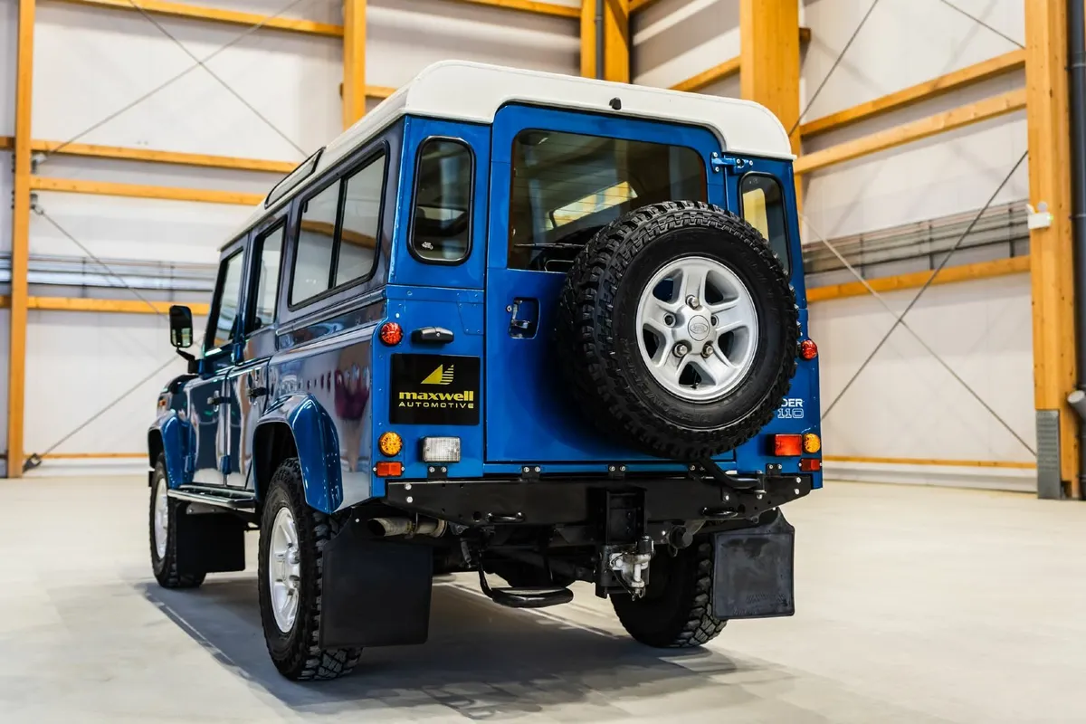 Land Rover Defender 110 1997 - Image 4