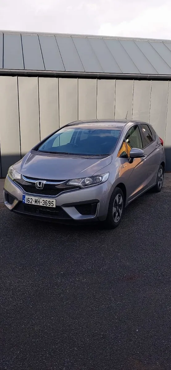 🌟🌟Honda Fit 2016🌟🌟 - Image 1