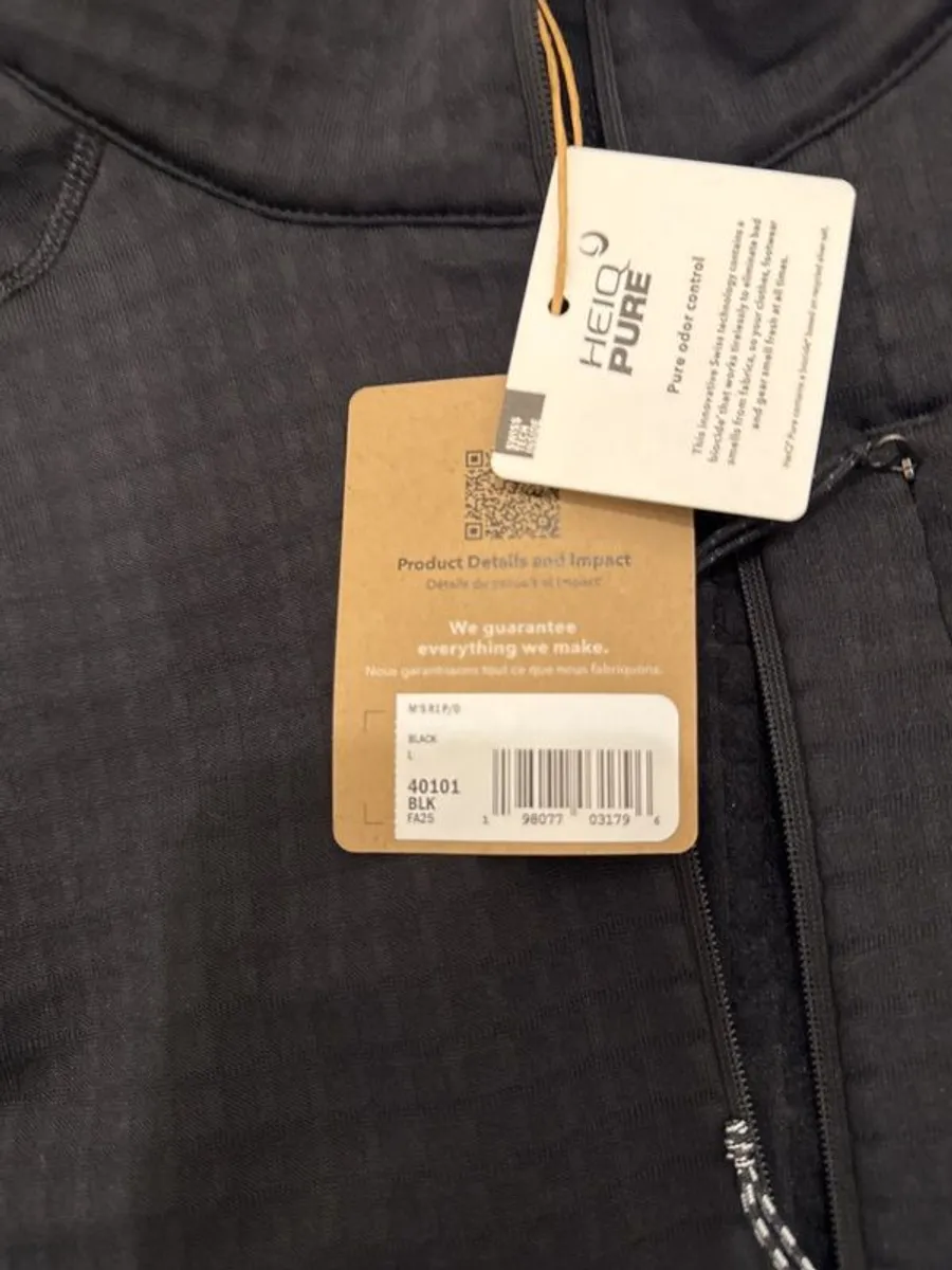 Patagonia men's R1 top - brand new - Image 4
