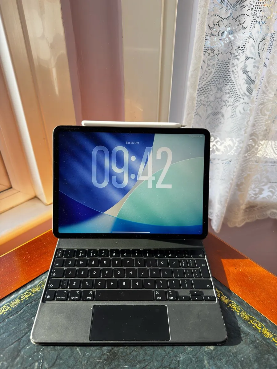 M1 iPad Pro 11”, Pencil 2nd Gen, Magic Keyboard - Image 1