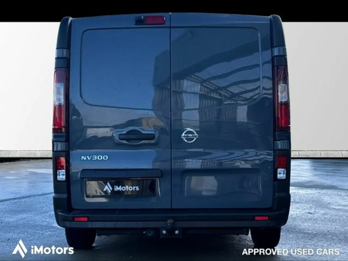 Nissan NV300 LWB 120bhp SV MY20 4DR - Image 4