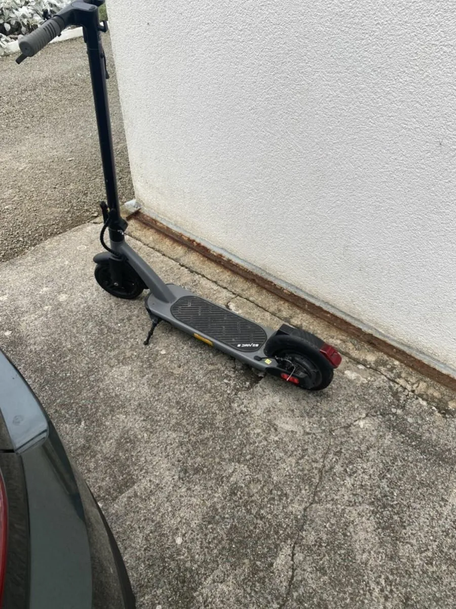 Thorpe 30 Electric Scooter – Excellent Condition –