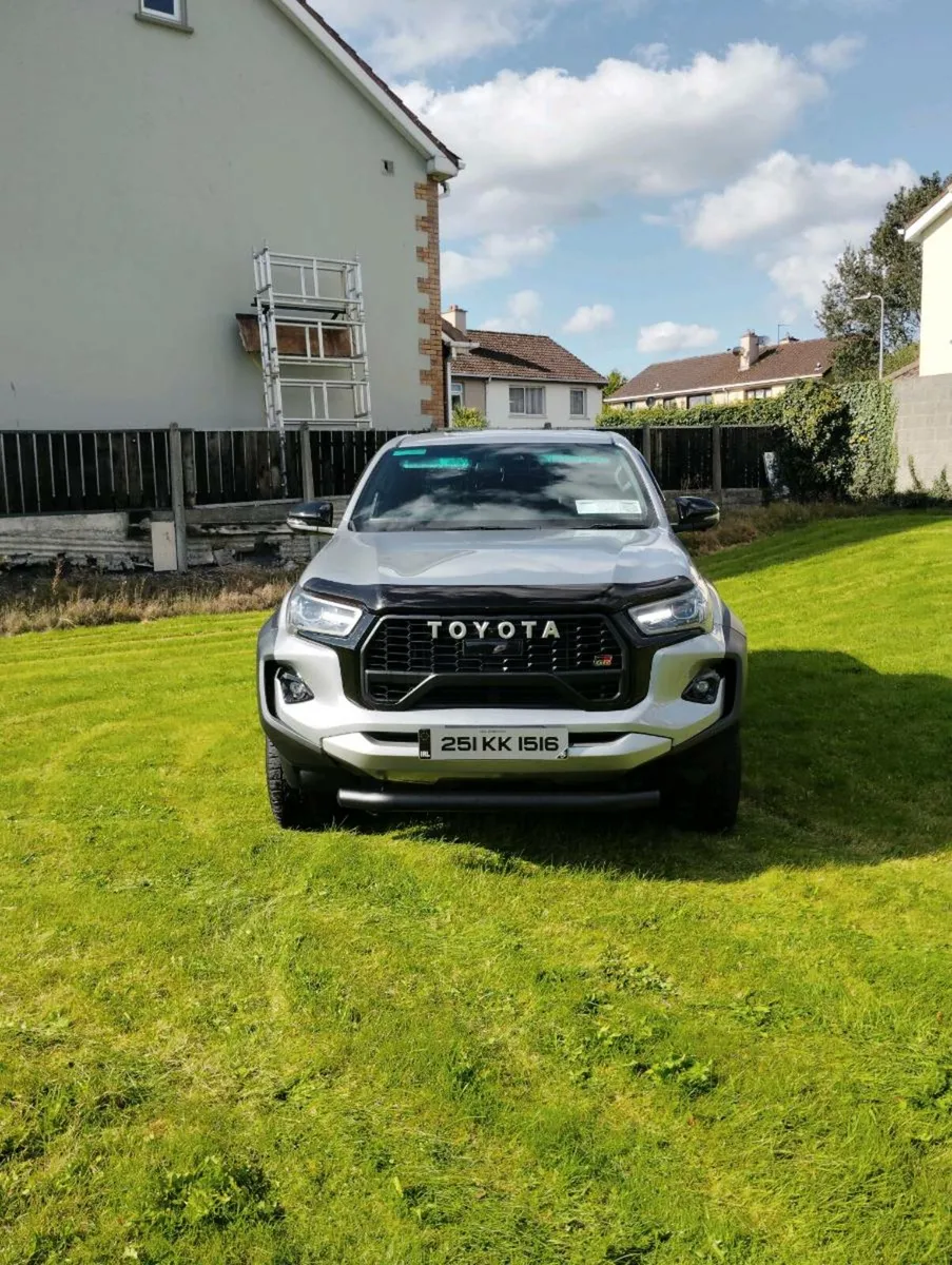 Toyota Hilux gr sport - Image 2