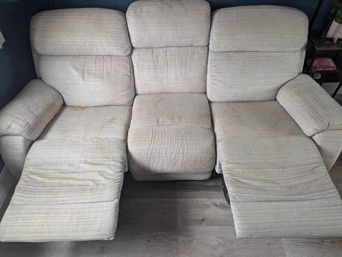 3 seater power recliner sofa - Image 1