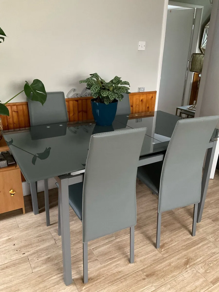 Dining table and six chairs - Image 4