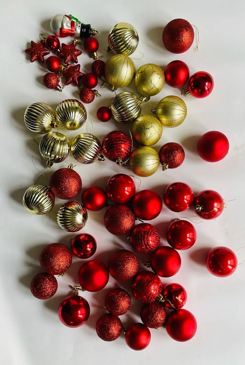 50 Christmas Baubles - Image 1