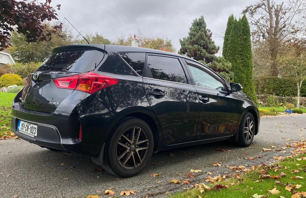 Toyota Auris 2015 - Image 4
