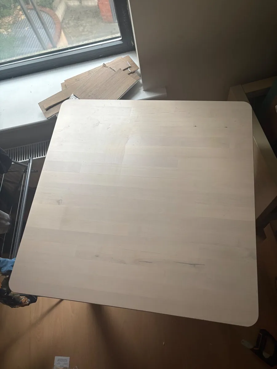 Square wood table - Image 2