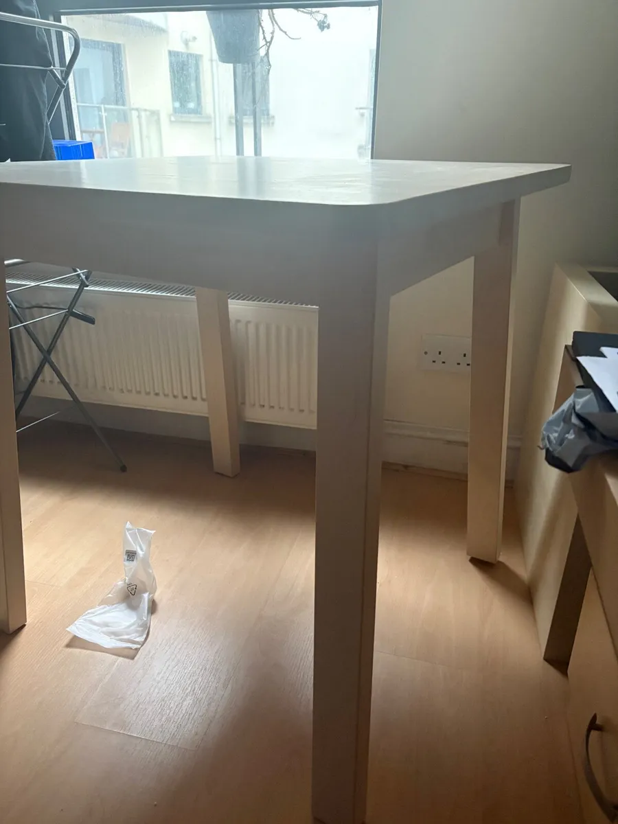 Square wood table - Image 3