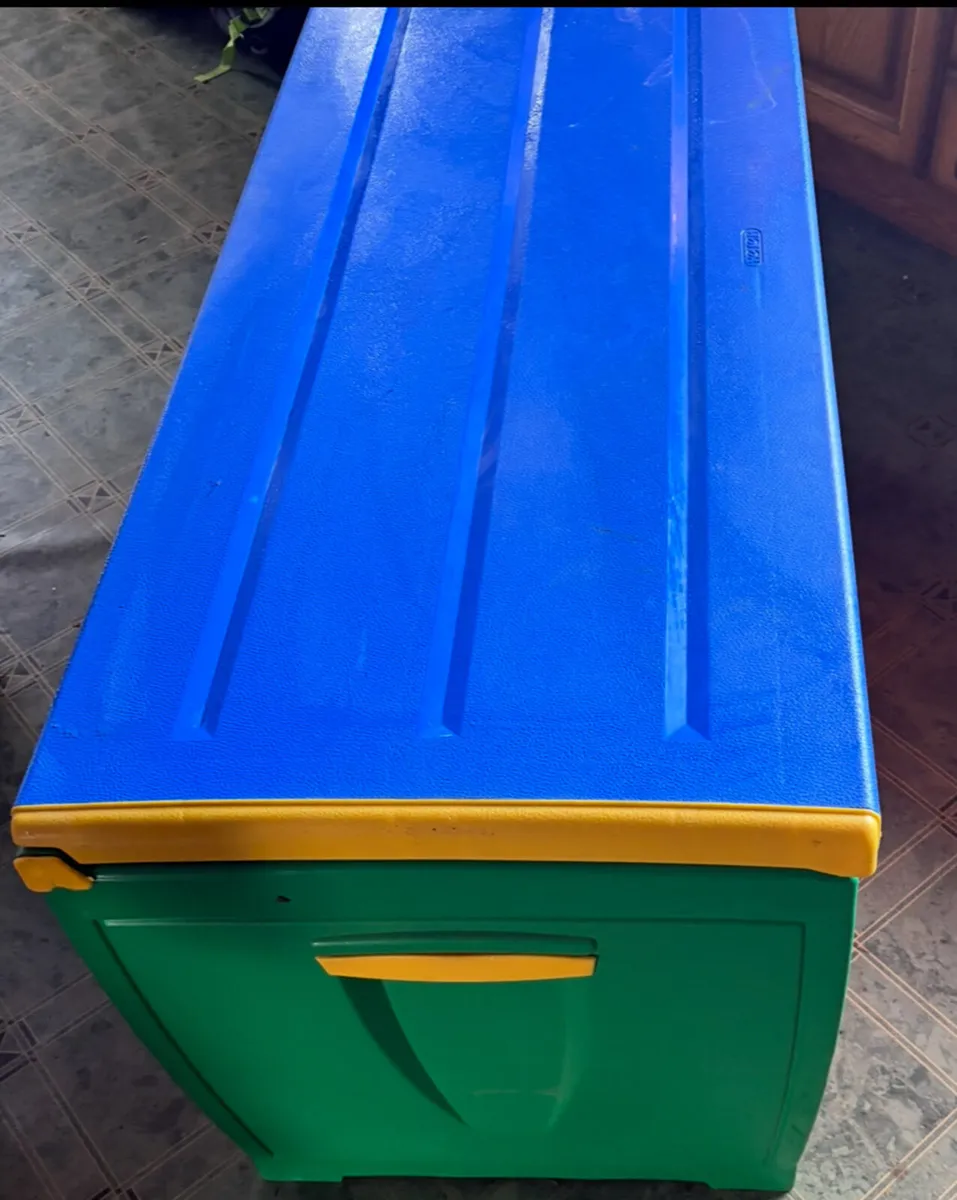 Large toy/storage box - Image 1