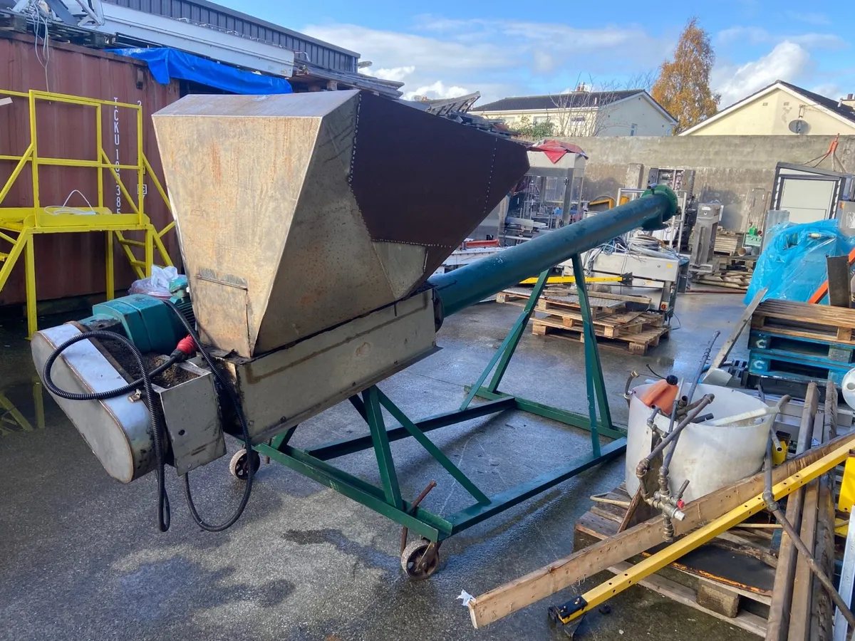 Elevating screw conveyor - Image 2