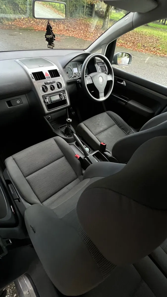Volkswagen Touran 2008 - Image 3