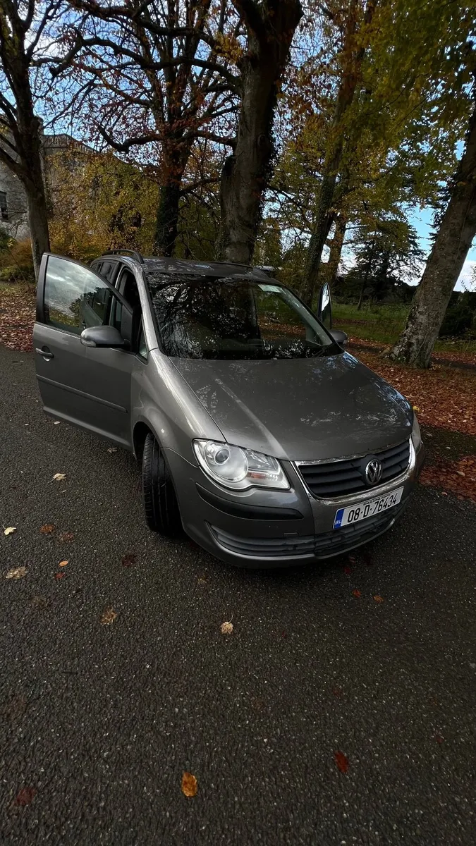 Volkswagen Touran 2008 - Image 1