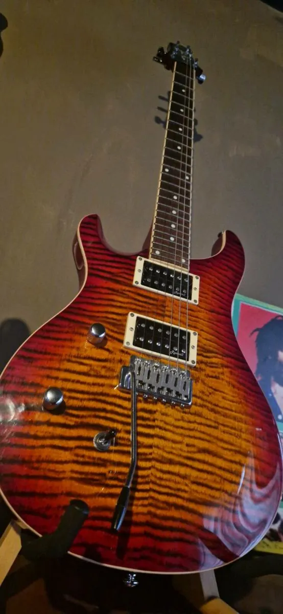 Left handed Harley Benton Paradise Flame - Image 2