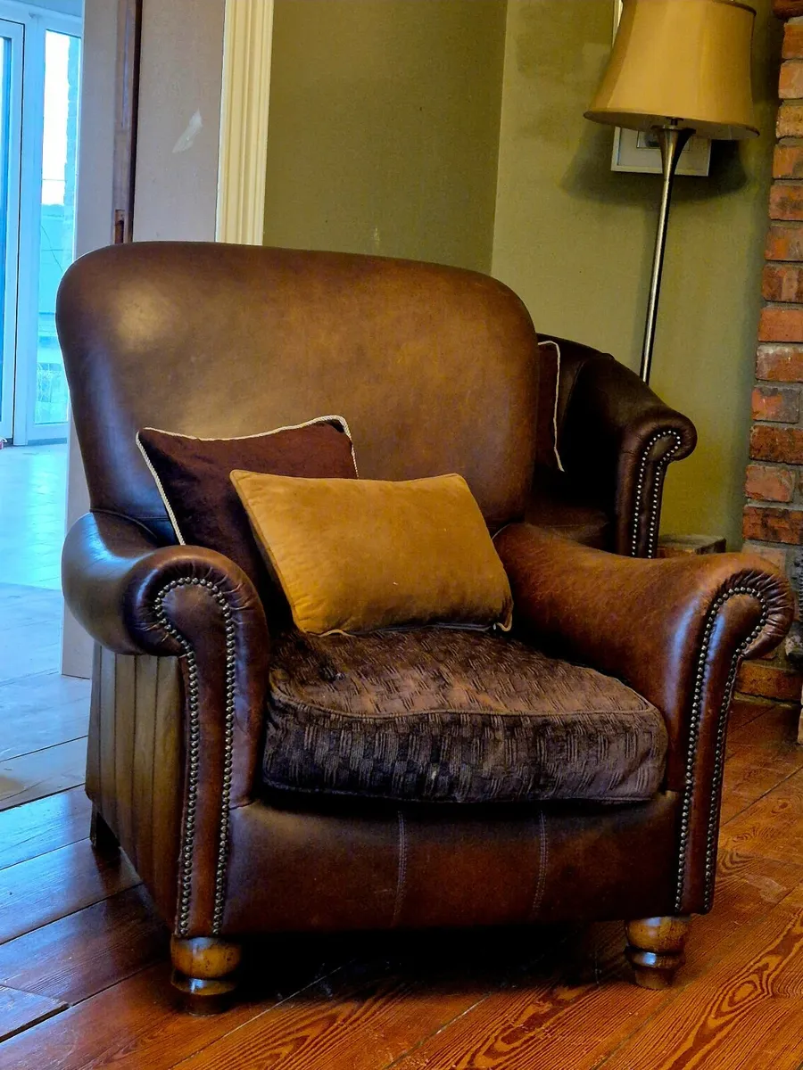 Tetrad Degas Chair - Image 1