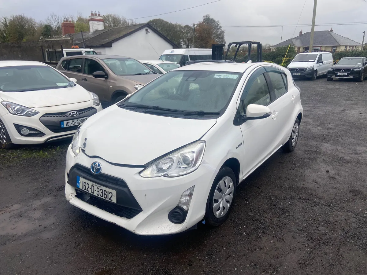 162 Toyota aqua - Image 3