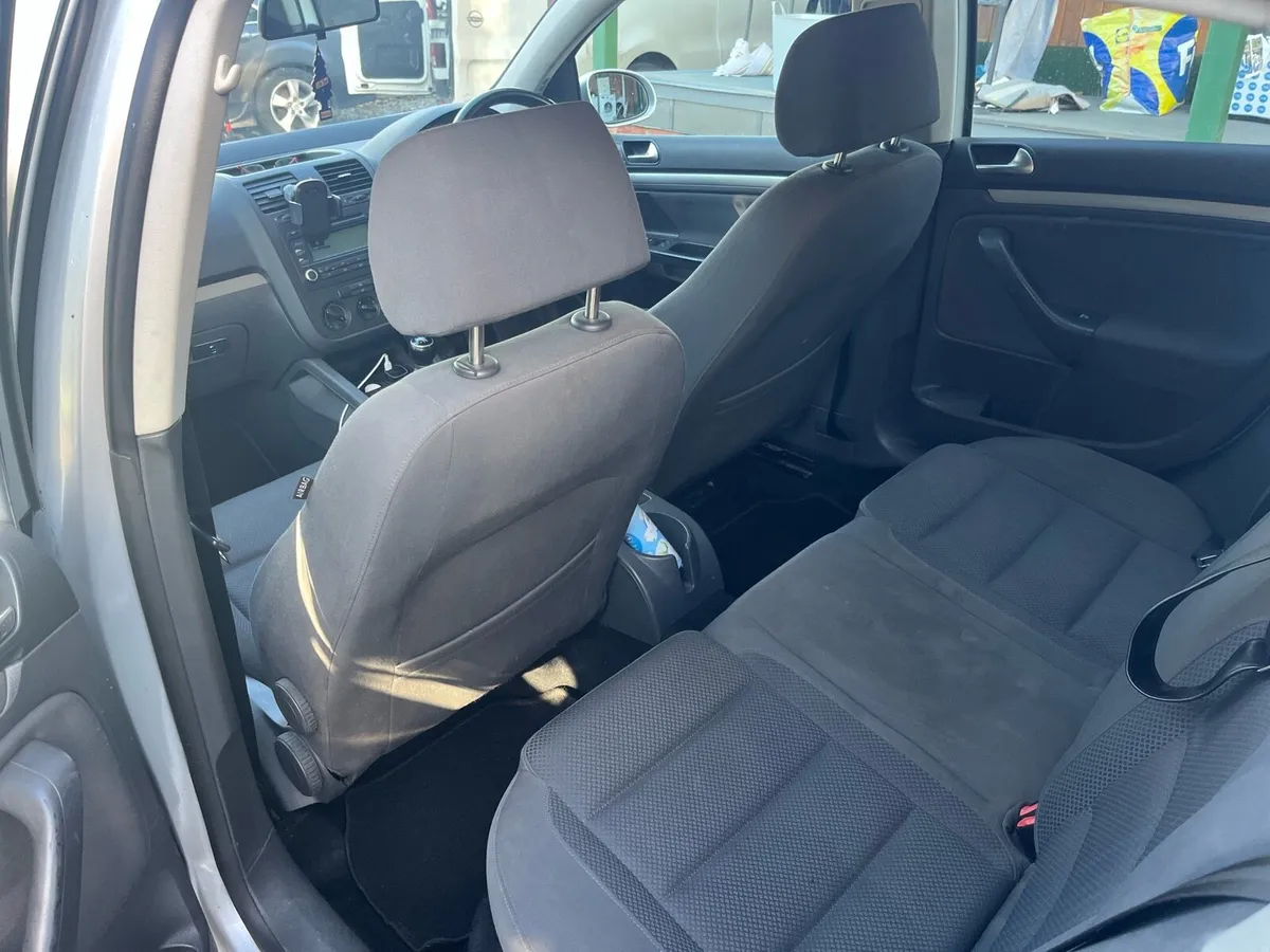 Volkswagen Golf - Image 4