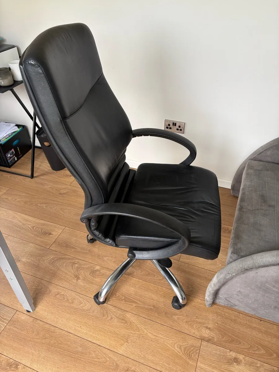 Office desk & chair - Image 4