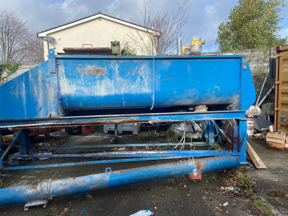 Elevating screw conveyor - Image 3