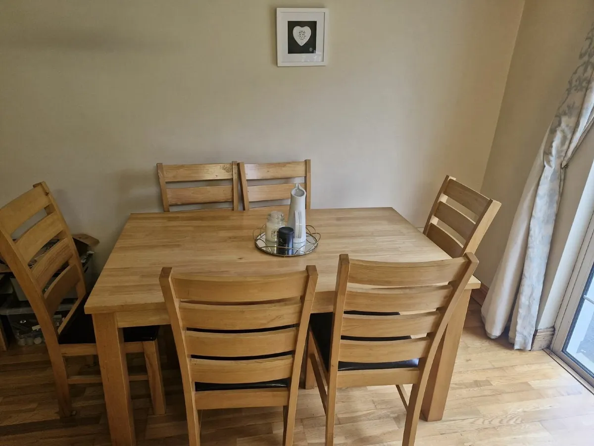 Kitchen table - Image 1