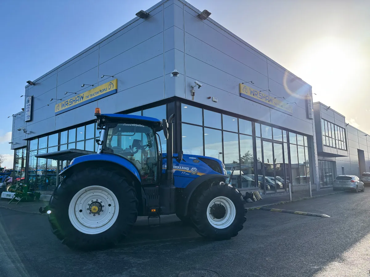 New Holland T7.260 Auto Command-3817hrs - Image 2