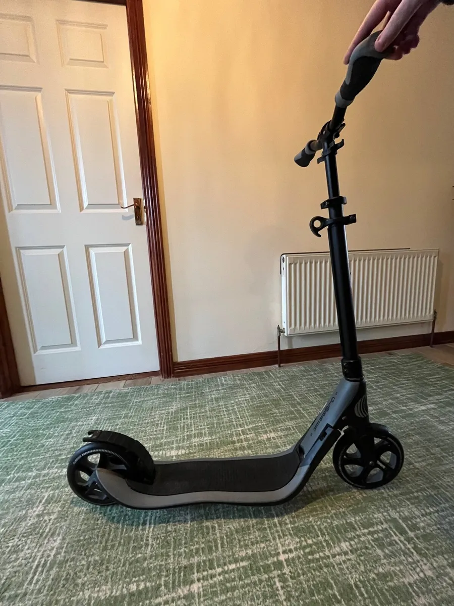 Globber Scooter 8+ Adult Foldable One NL 205 - Image 2