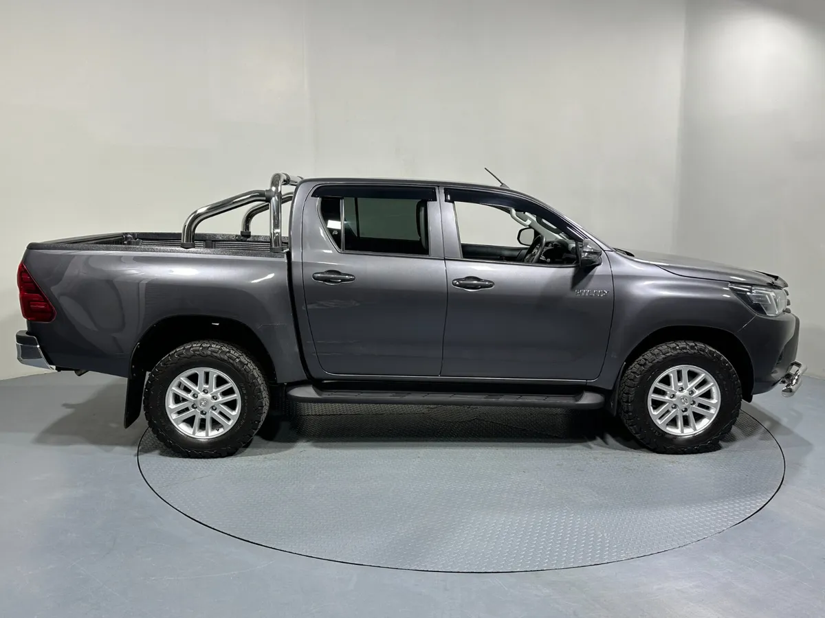 Toyota Hilux 2.4 D4D 192 - Image 2