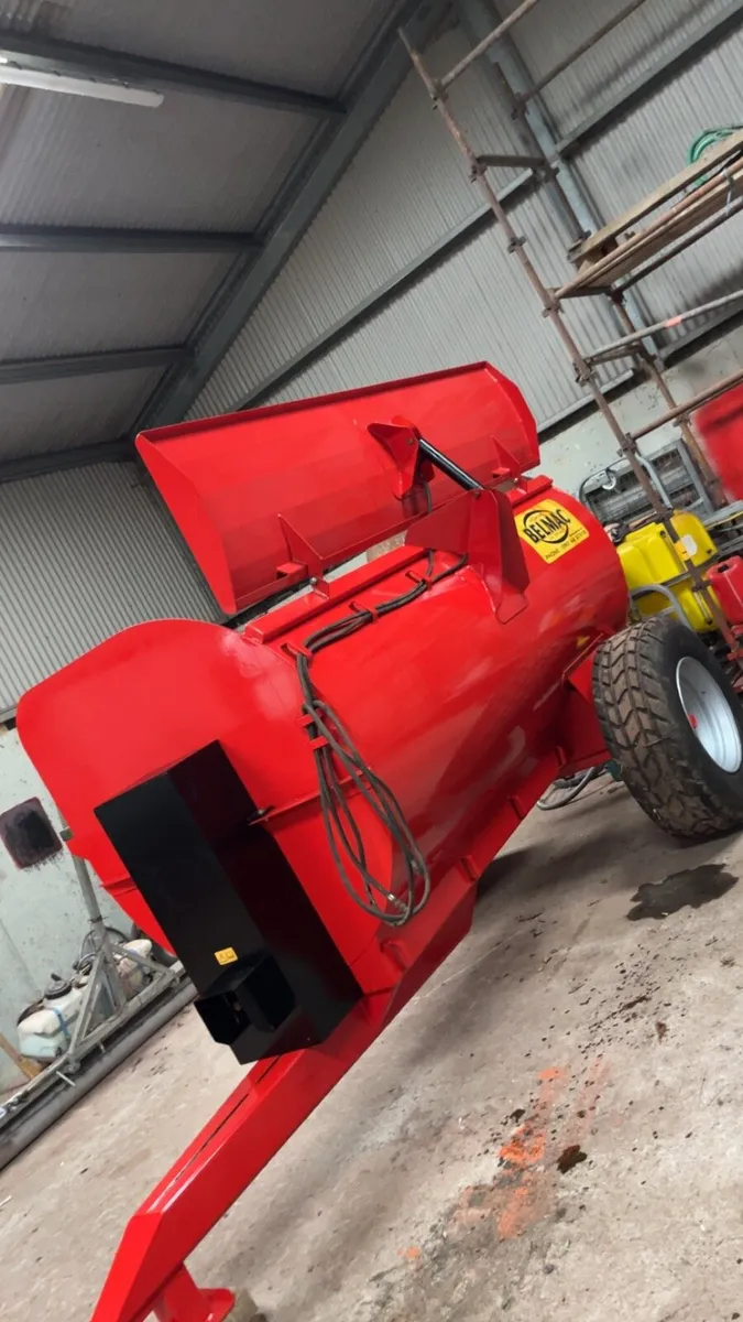 Dung spreader - Image 1