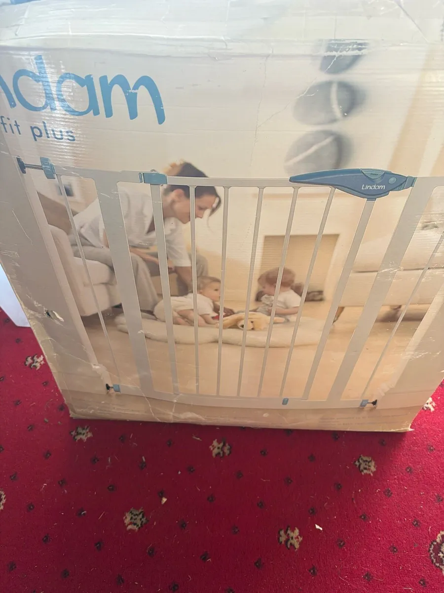 Lindam stair gate - Image 1