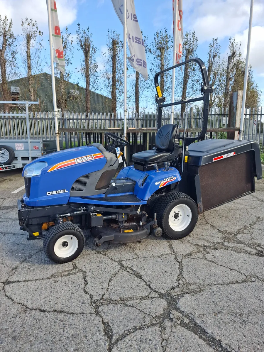 Iseki SXG323 Low Dump Mower - Image 1