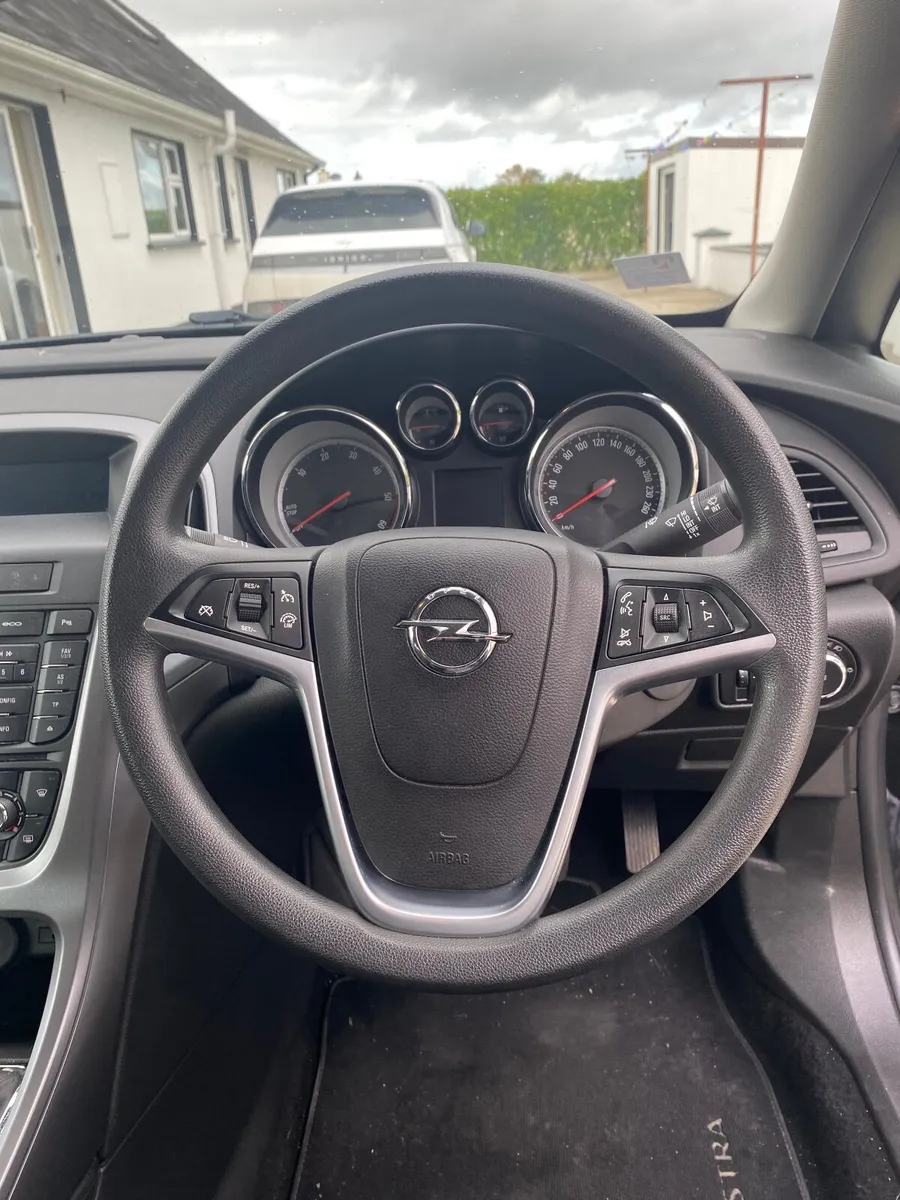 Opel Astra 2017 - Image 3