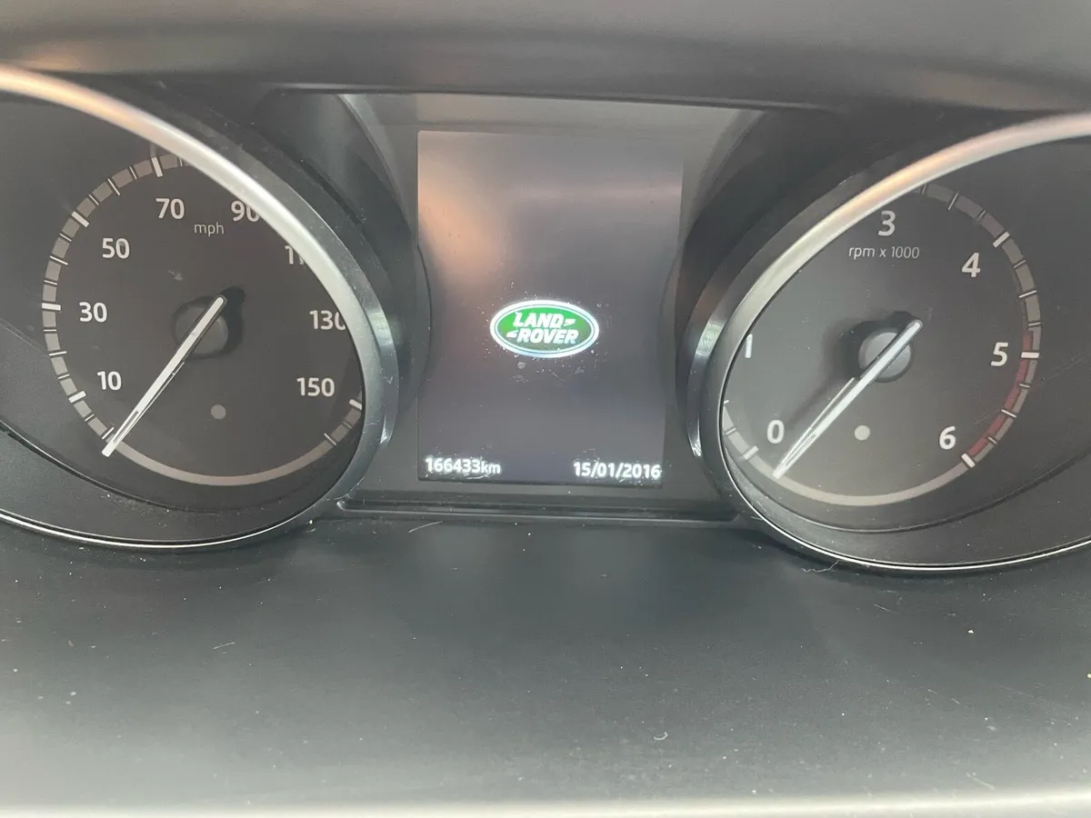 Land Rover Discovery Sport 2018 - Image 2
