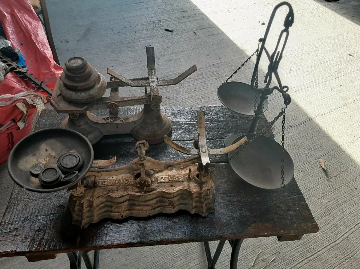 Antique scales - Image 1
