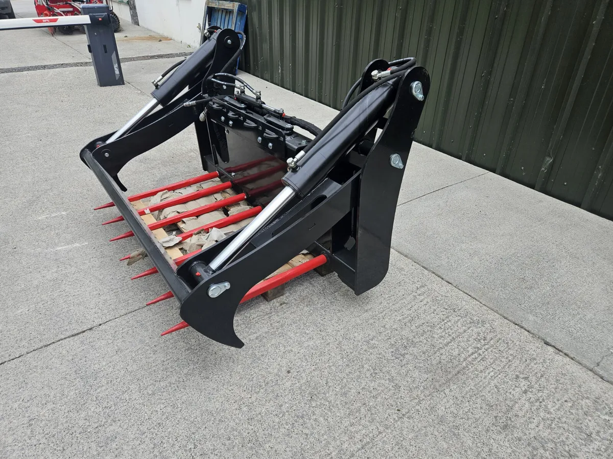 Rhino 1.7 metre bale splitter - Image 1