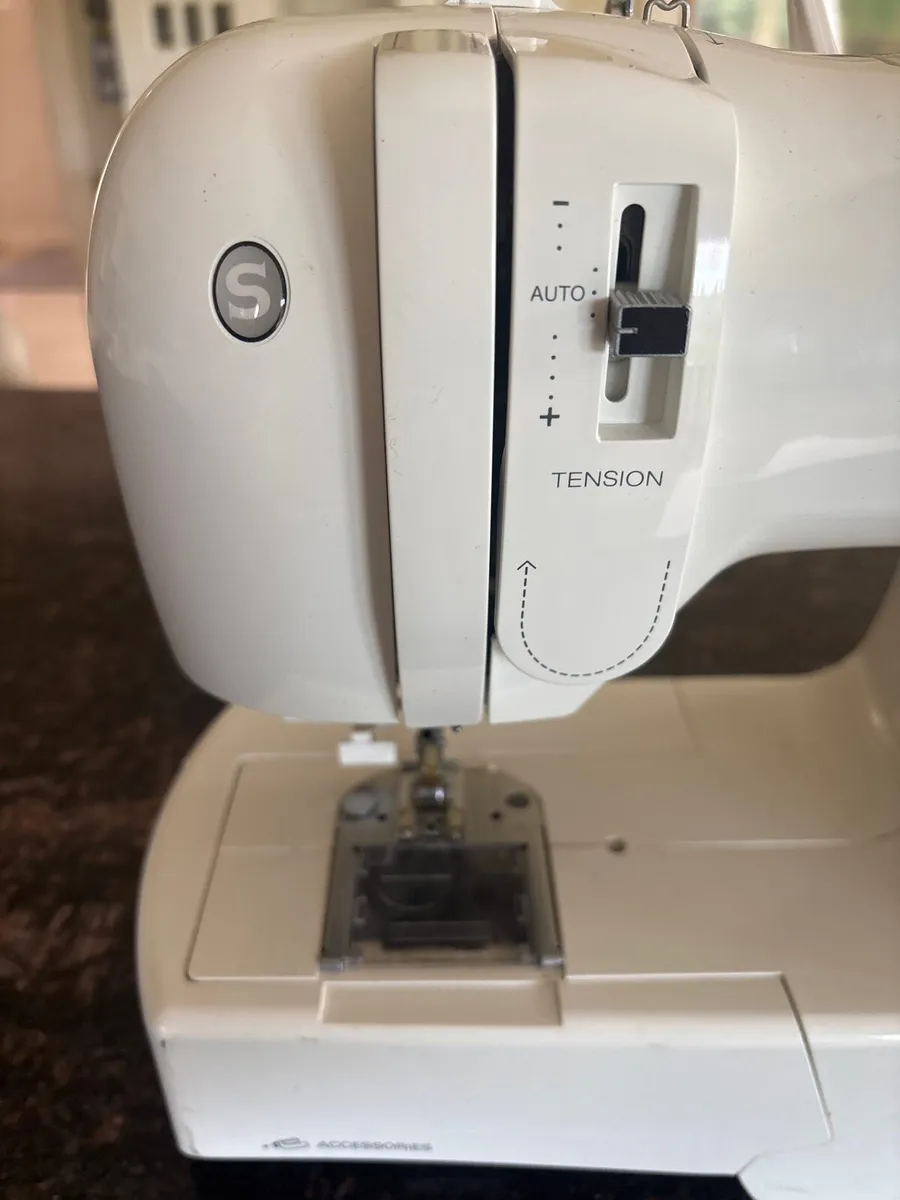 Sewing machine - Image 3