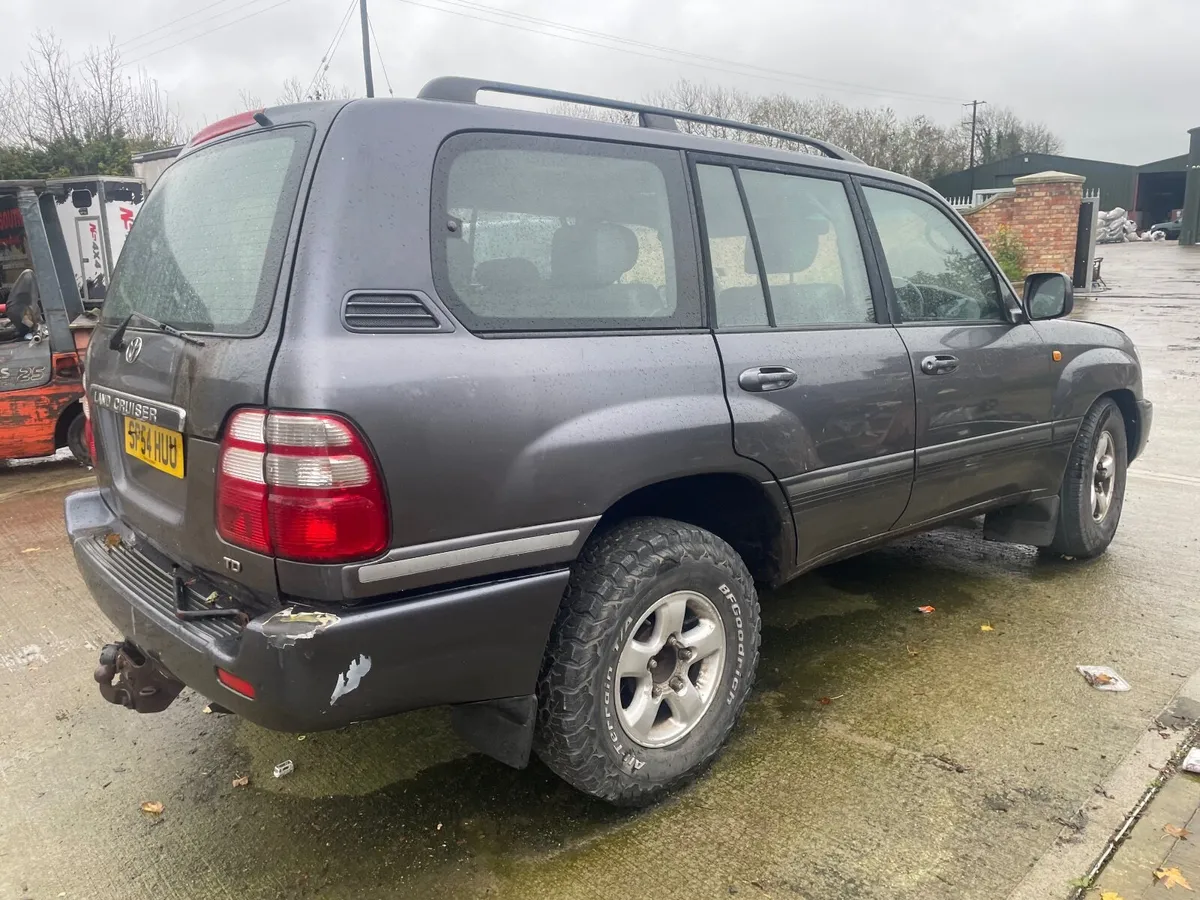 Toyota Land Cruiser Amazon 2004 MANUAL - Image 3