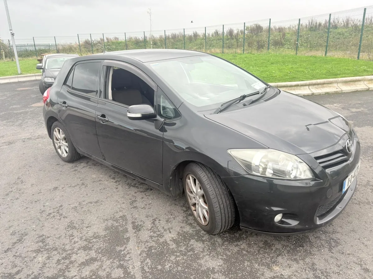 Toyota auris 1.4 diesel automatic - Image 3
