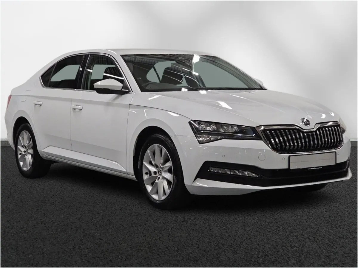 Skoda SUPERB Diesel Hatchback SE Technology - Image 1