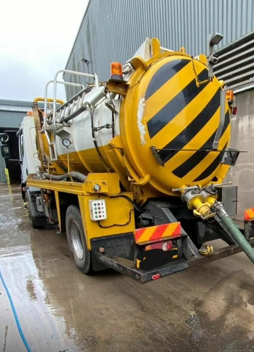 DAF Tanker, Vacuum Tanker, 2000 gallon - Image 2